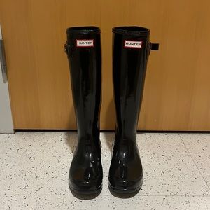 Hunter Original High Gloss Waterproof Boot with Socks